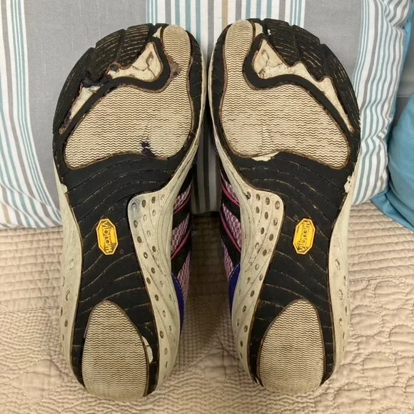 2 Pr. Merrell Trail Glove (sz. 3) & Pure Glove (sz. 2). Purple and in good cond. - Picture 6 of 16